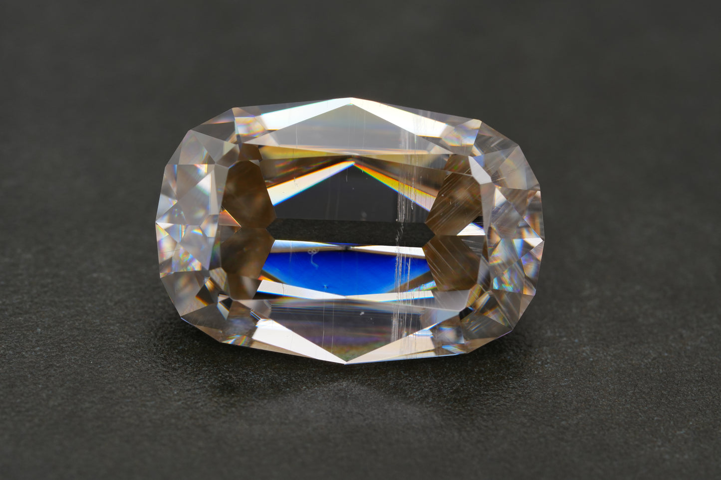 8.6ct Moissanite