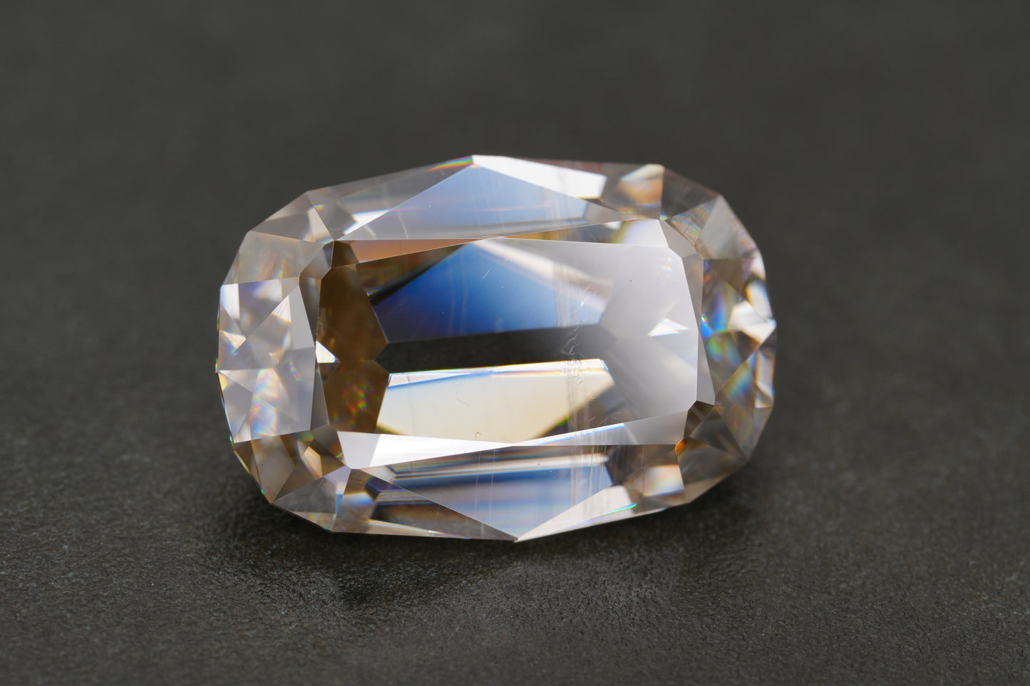 8.6ct Moissanite